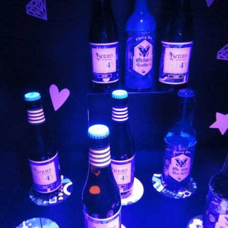 Светящиеся самоклеящиеся этикетки